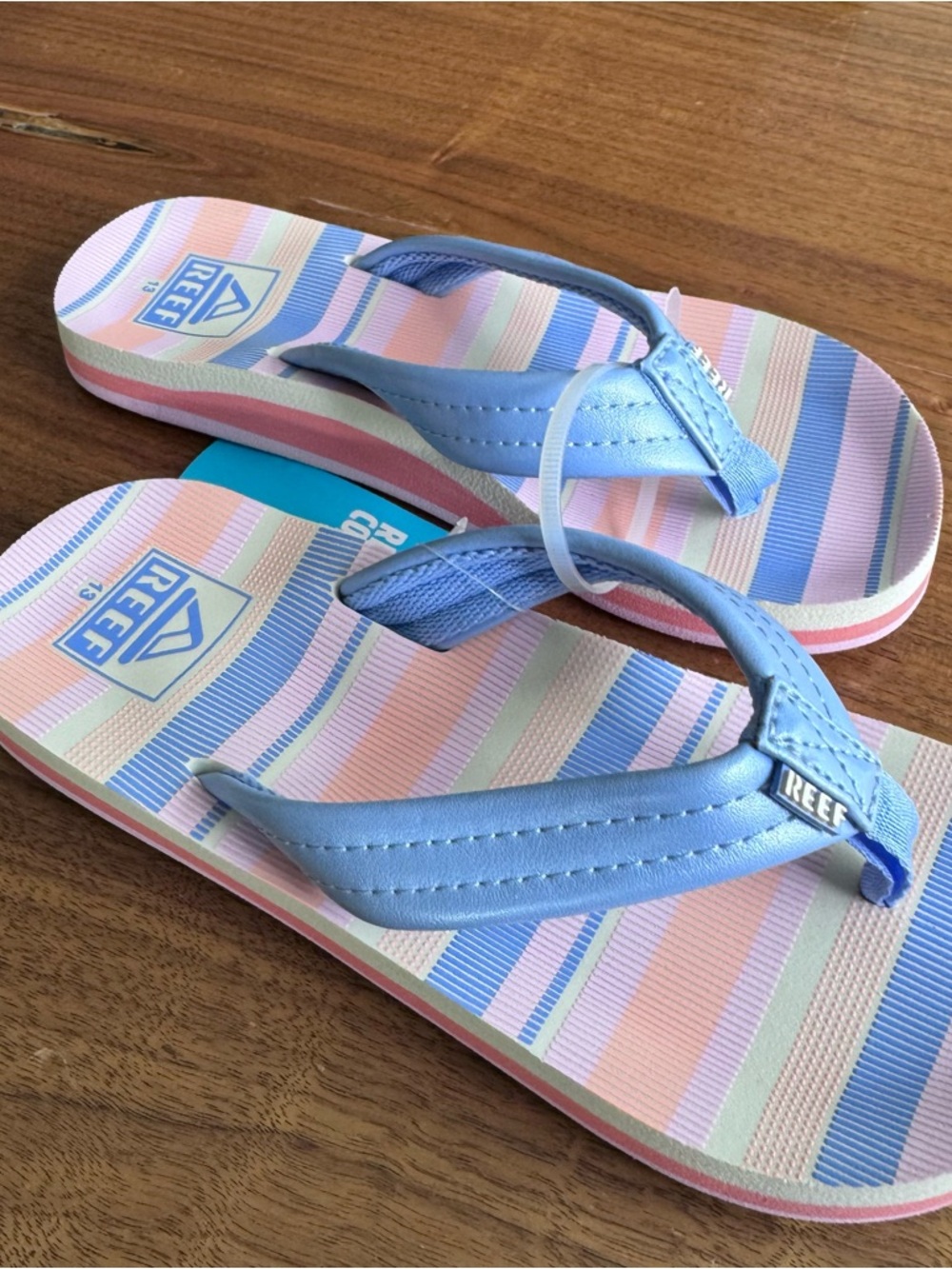 Bundle of 2 Flip Flops. Size Kid’s 13. Juicy Couture and Reef - Picture 13 of 17